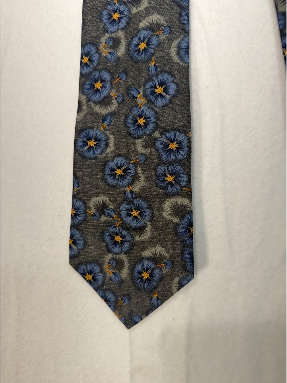 STAFFORD Executive Vintage Silk Floral Necktie - Gray Blue Sunflower Medallion